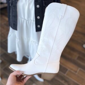 White Western-Style Women's Boots